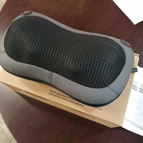 Shiatsu massage pillow with heater back and neck massager in car or traveling - Picture 4 of 5